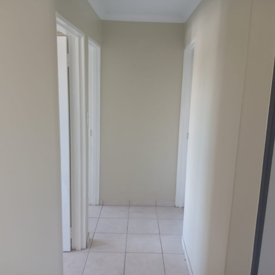 To Let 3 Bedroom Property for Rent in Cloverdene Gauteng