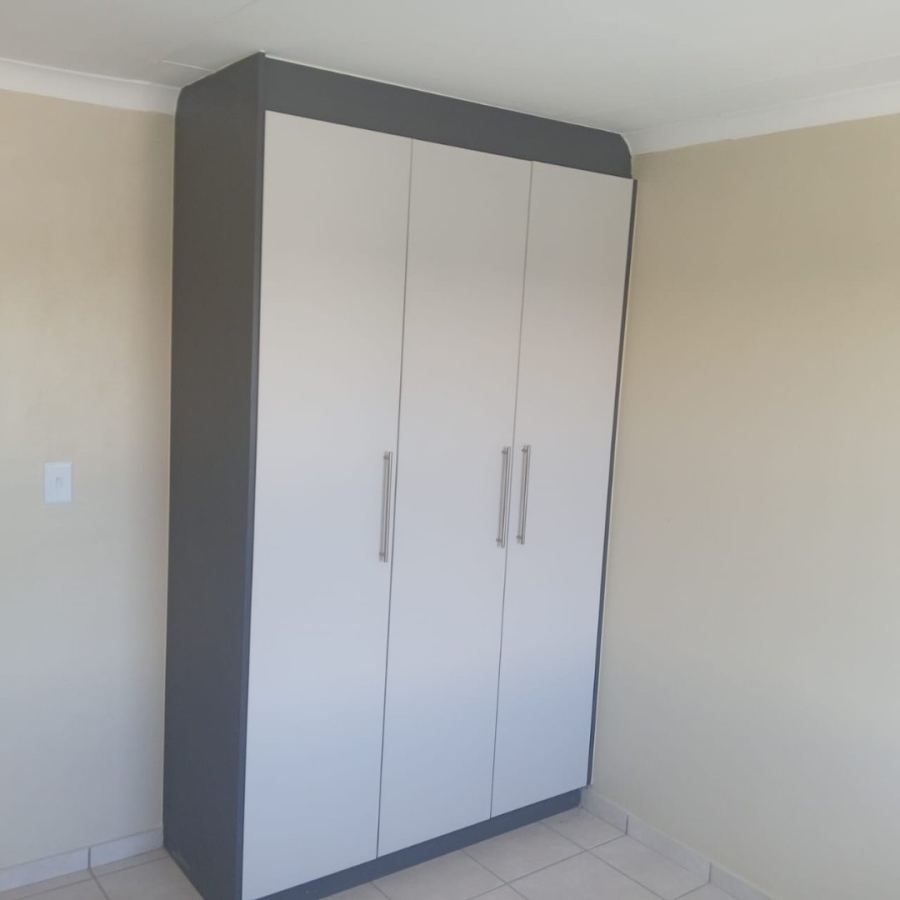 To Let 3 Bedroom Property for Rent in Cloverdene Gauteng