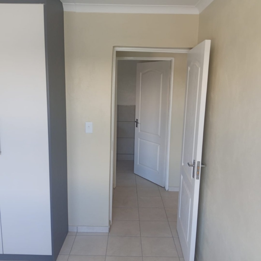 To Let 3 Bedroom Property for Rent in Cloverdene Gauteng