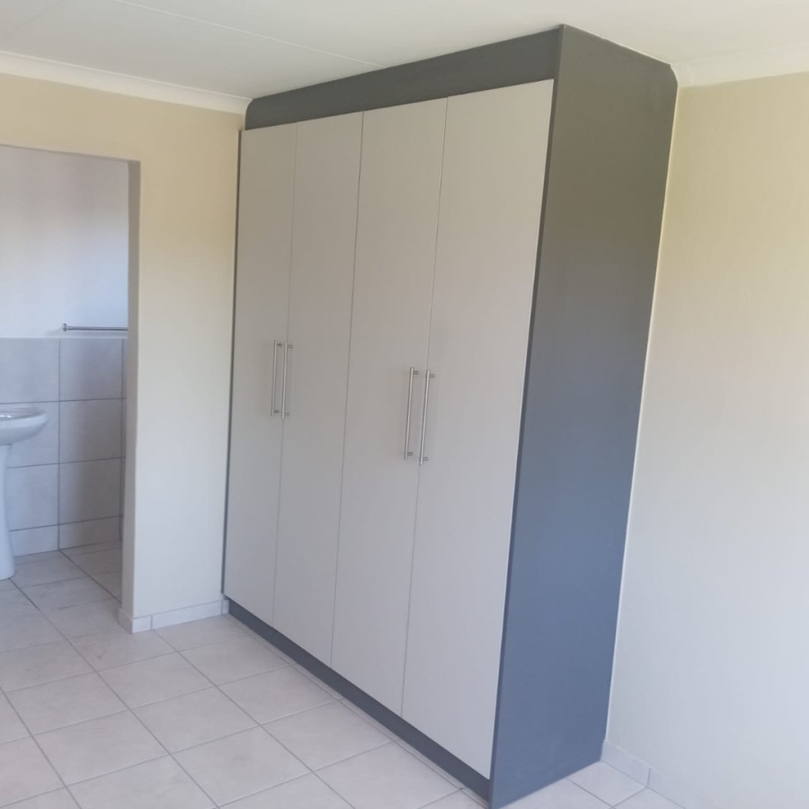 To Let 3 Bedroom Property for Rent in Cloverdene Gauteng