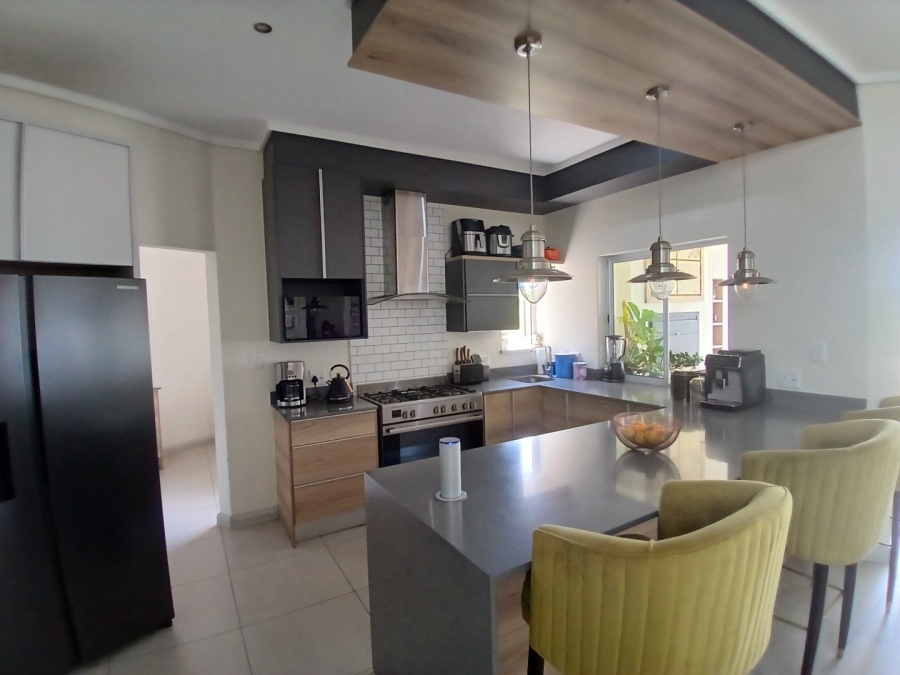 4 Bedroom Property for Sale in Midstream Ridge Gauteng