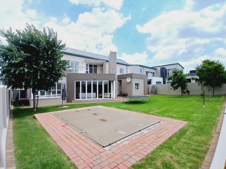 4 Bedroom Property for Sale in Midstream Ridge Gauteng