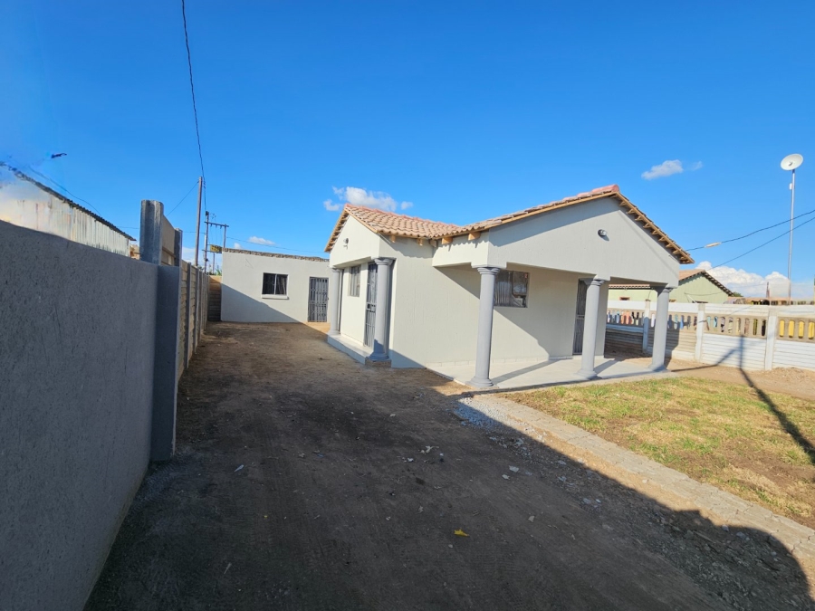 2 Bedroom Property for Sale in Daveyton Gauteng