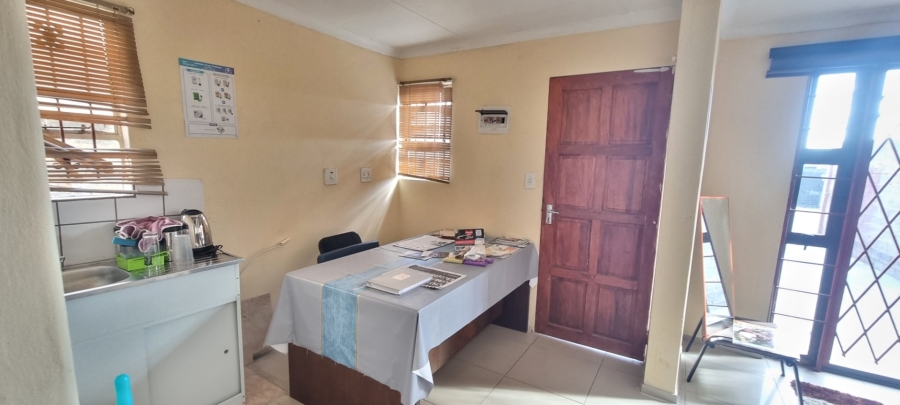 2 Bedroom Property for Sale in Fleurhof Gauteng