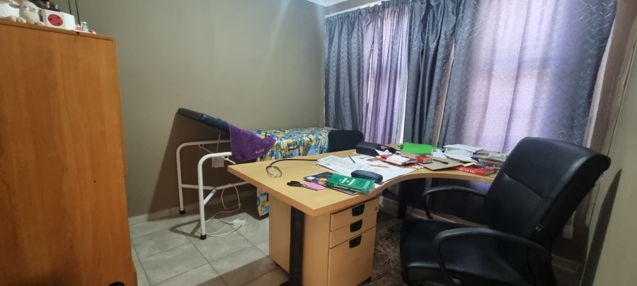 2 Bedroom Property for Sale in Fleurhof Gauteng