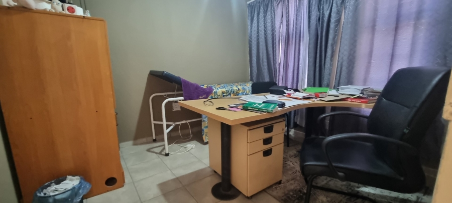 2 Bedroom Property for Sale in Fleurhof Gauteng