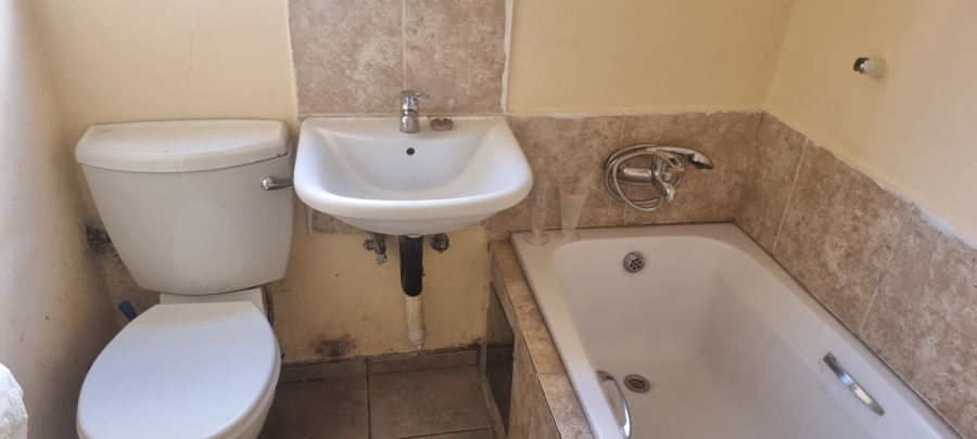 2 Bedroom Property for Sale in Fleurhof Gauteng