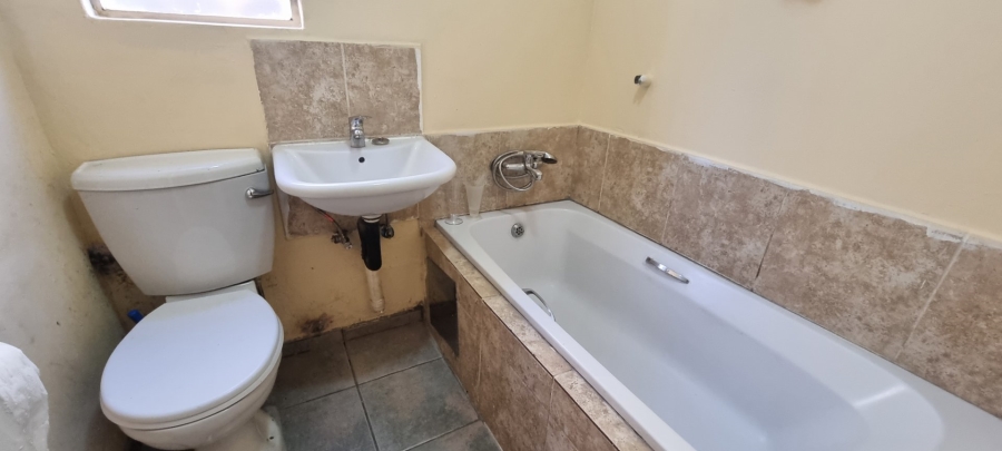 2 Bedroom Property for Sale in Fleurhof Gauteng