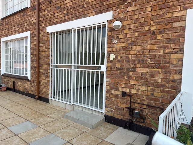 2 Bedroom Property for Sale in Noordheuwel Gauteng