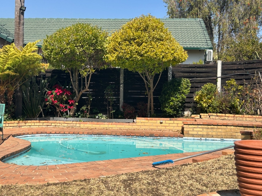  Bedroom Property for Sale in Northwold Gauteng