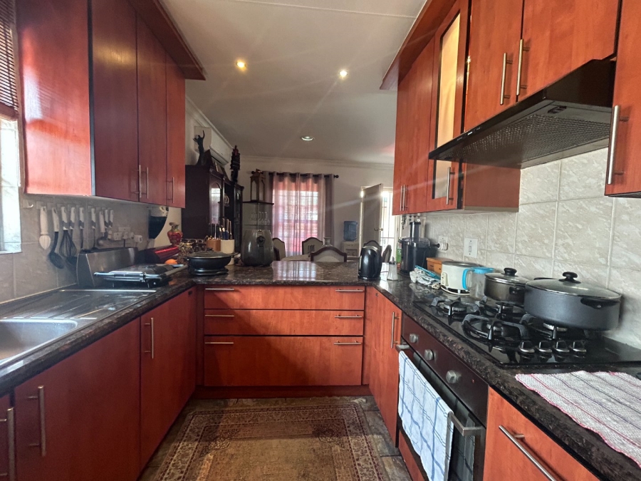  Bedroom Property for Sale in Northwold Gauteng