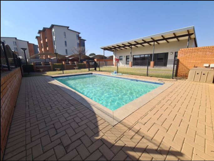 2 Bedroom Property for Sale in Glen Marais Gauteng