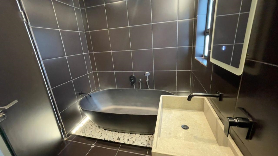 To Let 2 Bedroom Property for Rent in Broadacres Gauteng