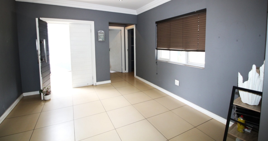 7 Bedroom Property for Sale in Raslouw Glen Gauteng