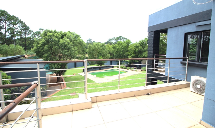 7 Bedroom Property for Sale in Raslouw Glen Gauteng