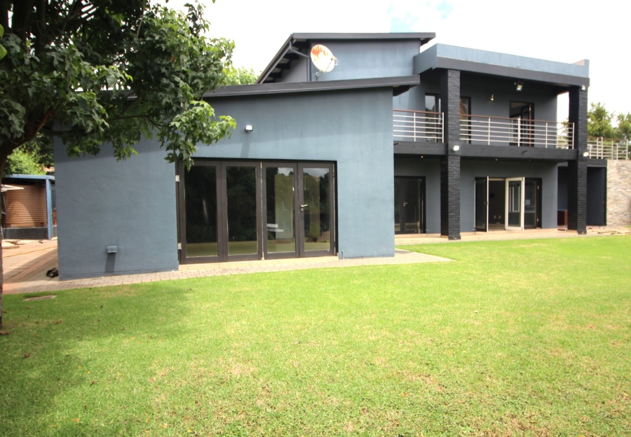 7 Bedroom Property for Sale in Raslouw Glen Gauteng