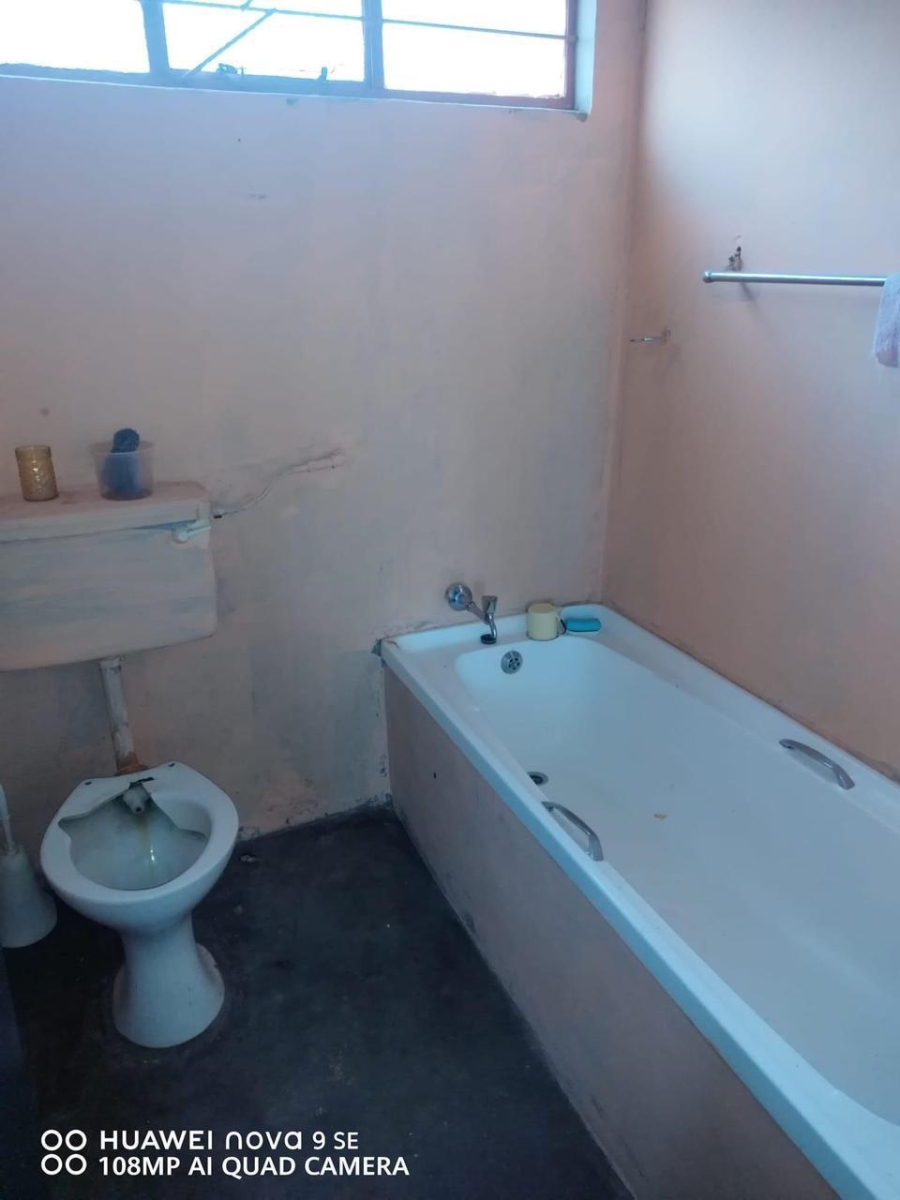 2 Bedroom Property for Sale in Moletsane Gauteng