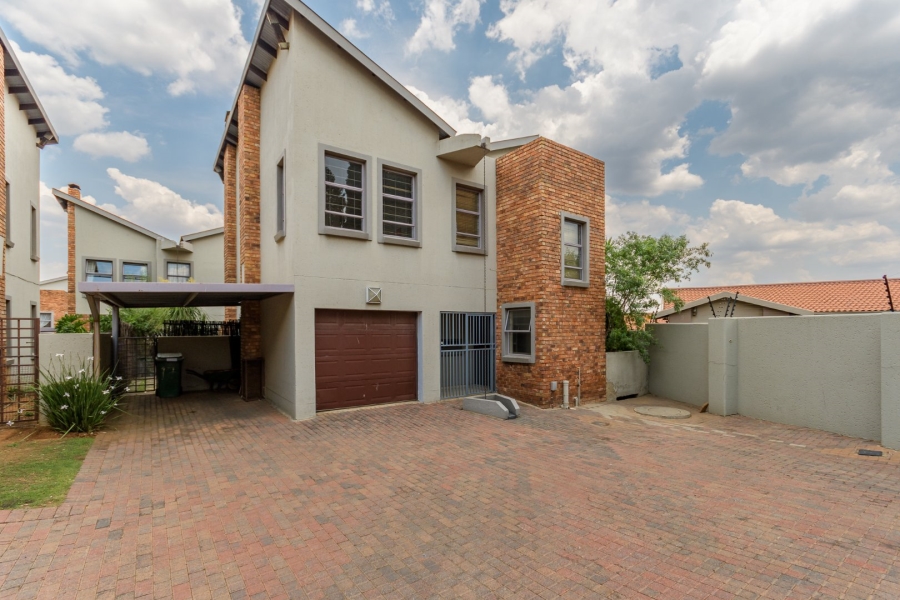 3 Bedroom Property for Sale in Meyersdal Gauteng