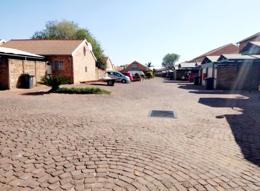 1 Bedroom Property for Sale in Annlin Gauteng