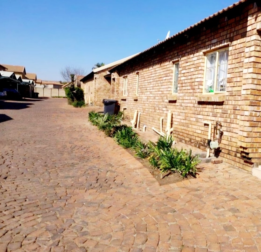 1 Bedroom Property for Sale in Annlin Gauteng