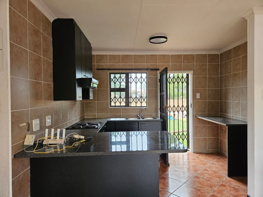 To Let 2 Bedroom Property for Rent in Kyalami Hills Gauteng