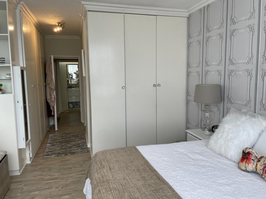 2 Bedroom Property for Sale in Sandton Central Gauteng