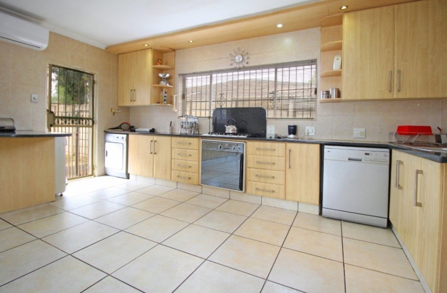 4 Bedroom Property for Sale in Elma Park Gauteng