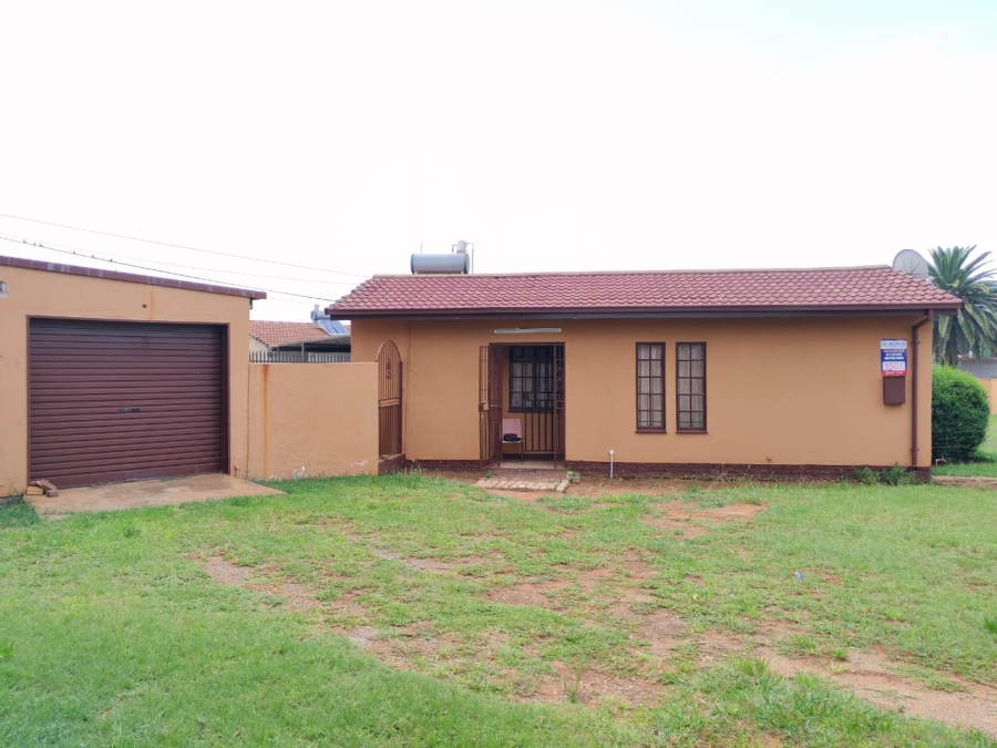 3 Bedroom Property for Sale in Lenasia Ext 10 Gauteng