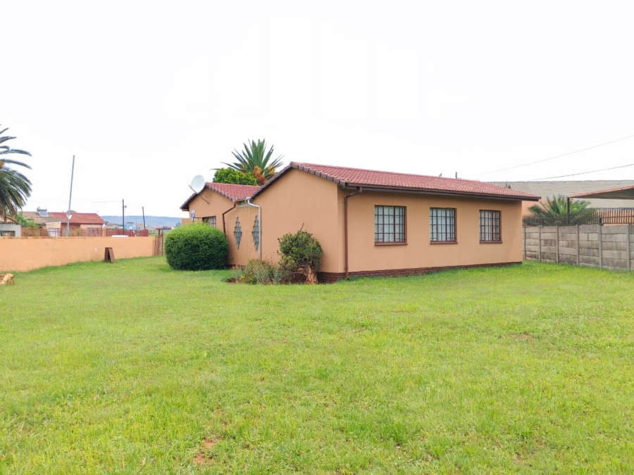 3 Bedroom Property for Sale in Lenasia Ext 10 Gauteng