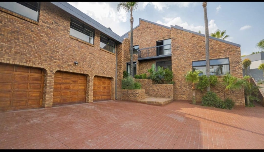 6 Bedroom Property for Sale in Moreleta Park Gauteng