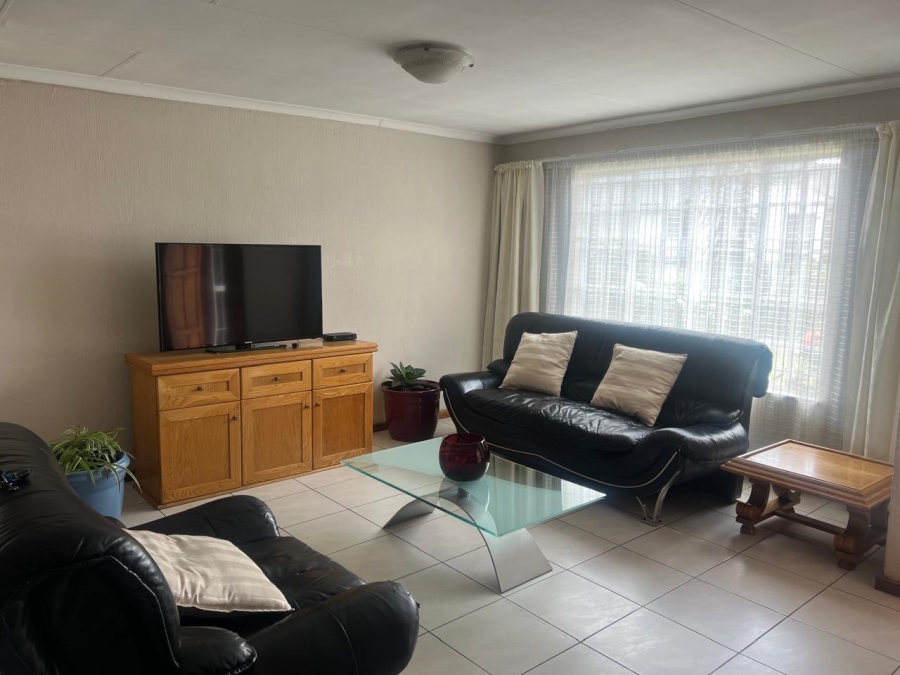 3 Bedroom Property for Sale in Glenanda Gauteng