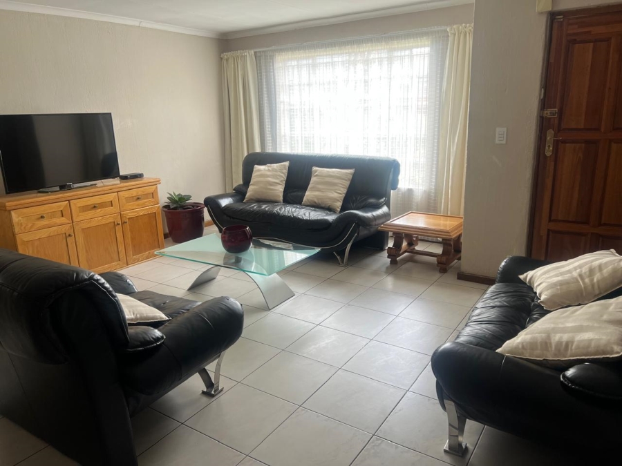 3 Bedroom Property for Sale in Glenanda Gauteng