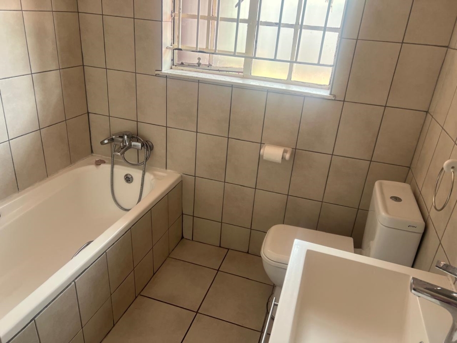 3 Bedroom Property for Sale in Glenanda Gauteng