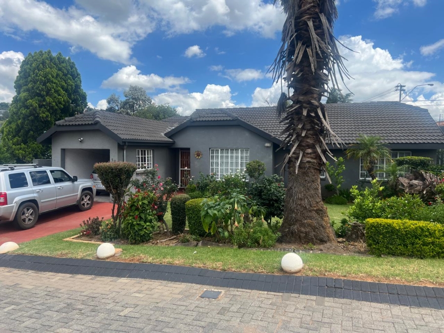 3 Bedroom Property for Sale in Glenanda Gauteng