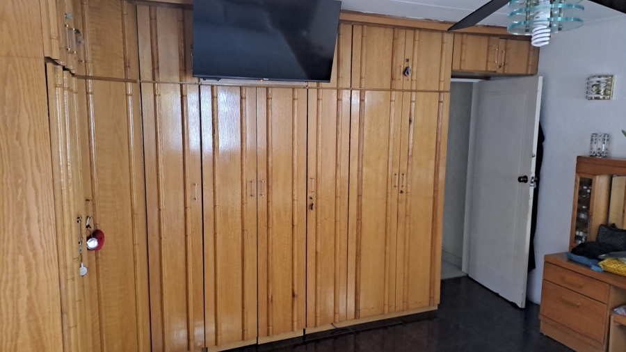  Bedroom Property for Sale in Laudium Gauteng