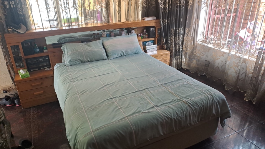  Bedroom Property for Sale in Laudium Gauteng