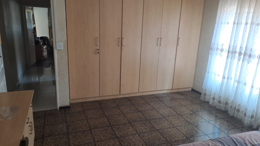  Bedroom Property for Sale in Laudium Gauteng