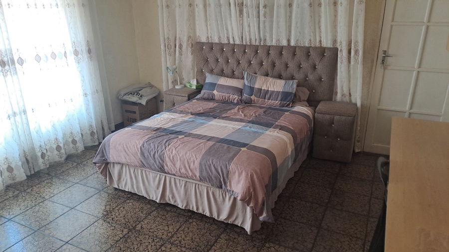  Bedroom Property for Sale in Laudium Gauteng