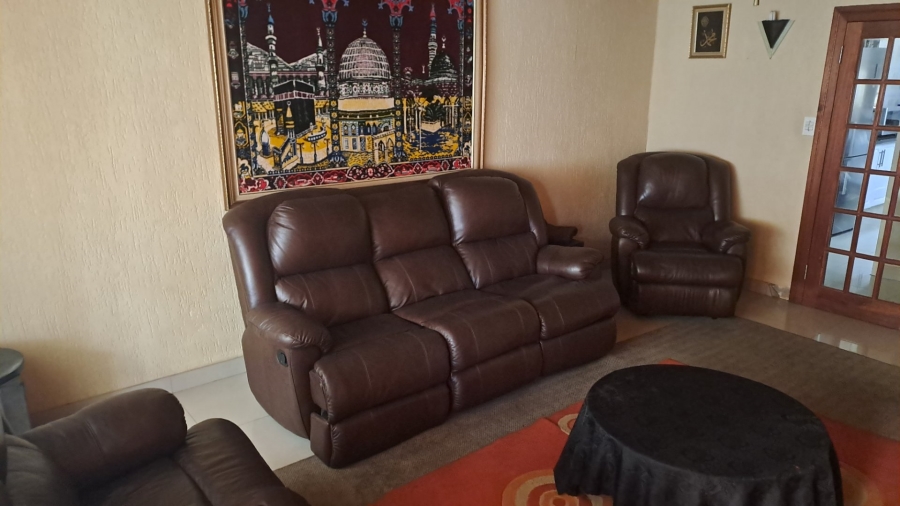  Bedroom Property for Sale in Laudium Gauteng