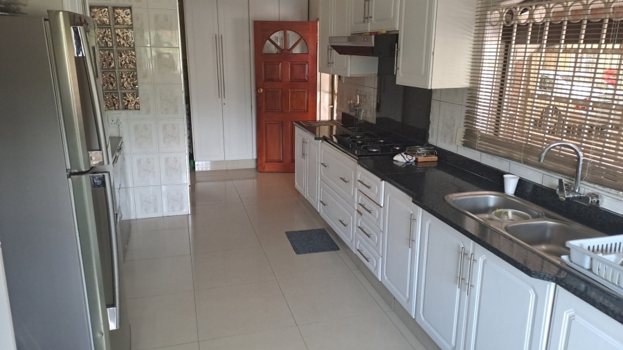  Bedroom Property for Sale in Laudium Gauteng