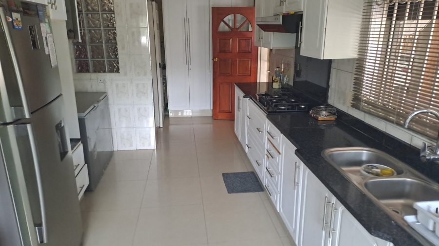  Bedroom Property for Sale in Laudium Gauteng