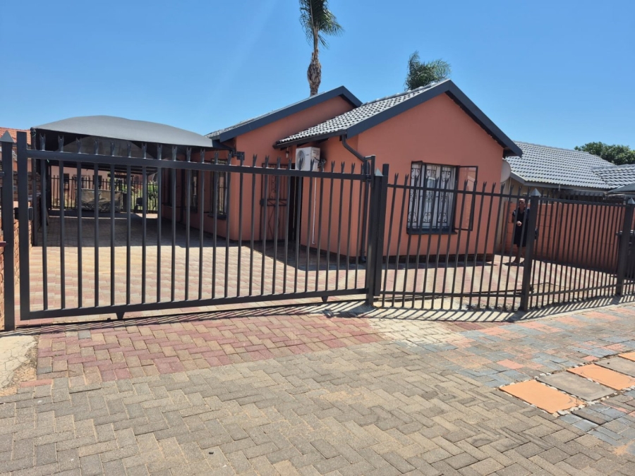 3 Bedroom Property for Sale in Karenpark Gauteng