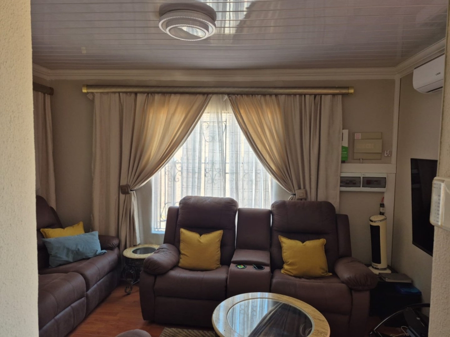 3 Bedroom Property for Sale in Karenpark Gauteng