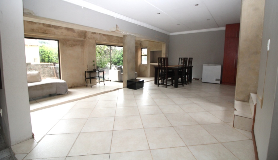 4 Bedroom Property for Sale in Thatchfield Gardens Gauteng