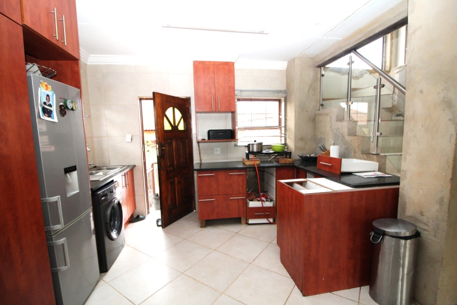 4 Bedroom Property for Sale in Thatchfield Gardens Gauteng