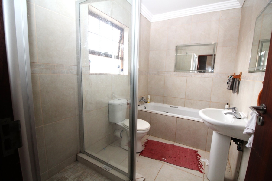 4 Bedroom Property for Sale in Thatchfield Gardens Gauteng