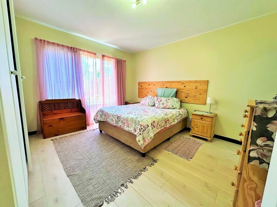 3 Bedroom Property for Sale in Die Hoewes Gauteng