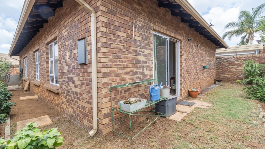 3 Bedroom Property for Sale in New Redruth Gauteng