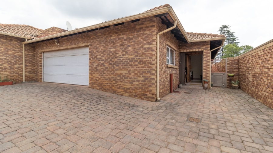 3 Bedroom Property for Sale in New Redruth Gauteng