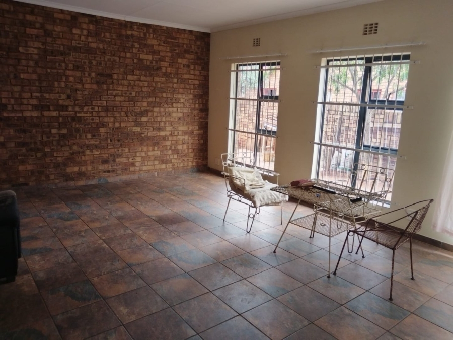 To Let 2 Bedroom Property for Rent in The Orchards Gauteng